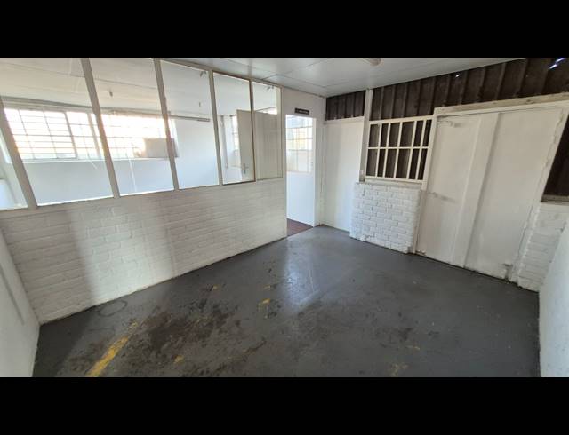 1,594M² FACTORY TO LET IN ANDERBOLT